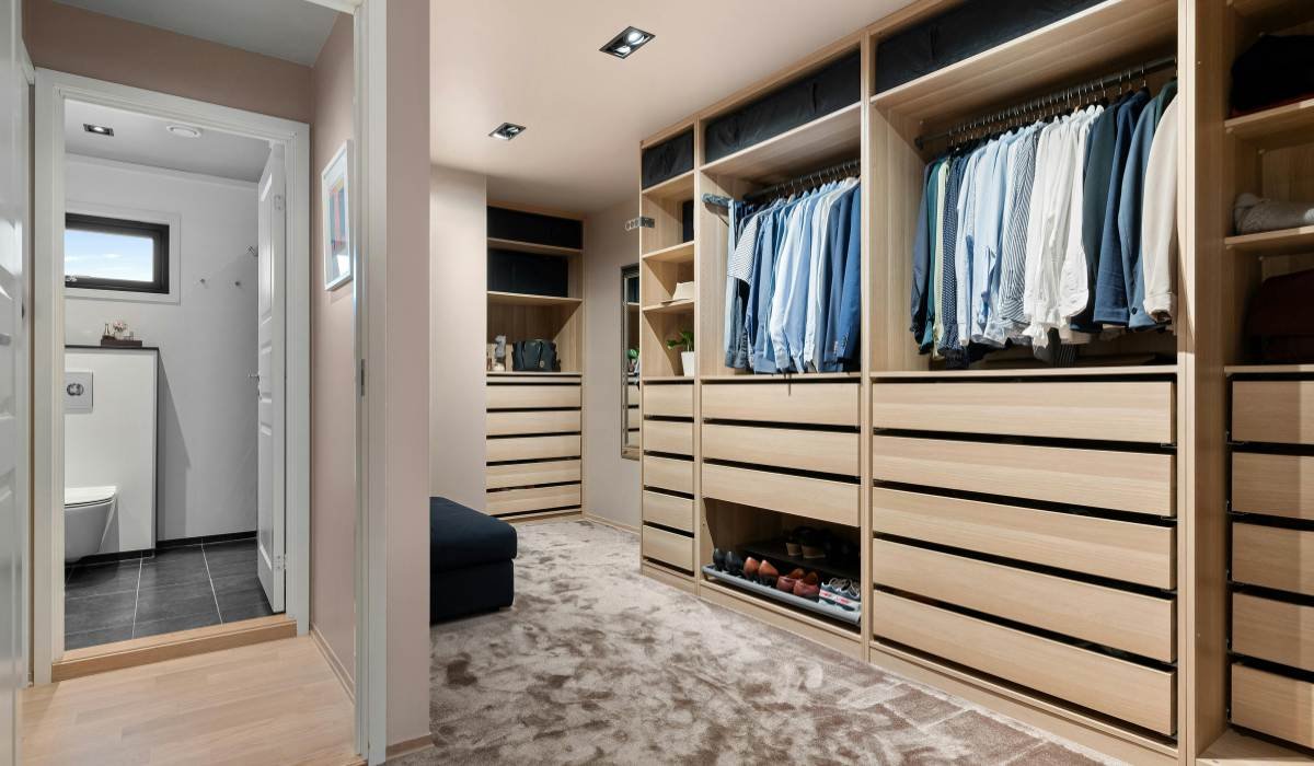 10 Wardrobe Features That Make Everyday Organisation Easier